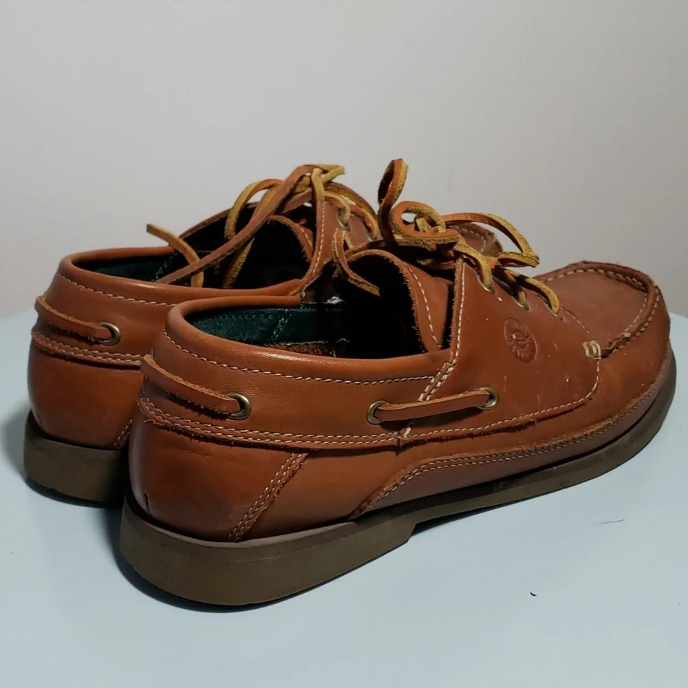 Earth Shoe Hatteras Leather Boat Style Shoes in Mid Brown.